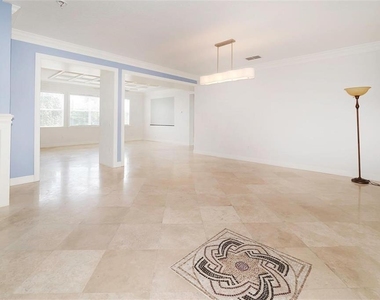 10124 Malpas Point - Photo Thumbnail 3