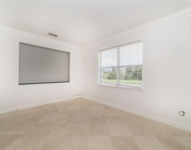 10124 Malpas Point - Photo Thumbnail 5