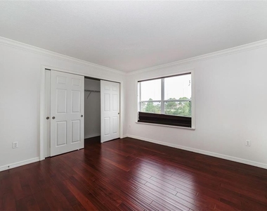 10124 Malpas Point - Photo Thumbnail 17