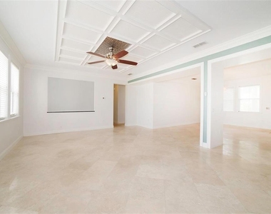 10124 Malpas Point - Photo Thumbnail 2