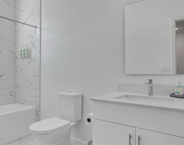 395 Famagusta Drive - Photo Thumbnail 15