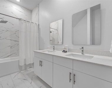 395 Famagusta Drive - Photo Thumbnail 12