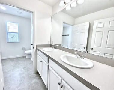 924 Avenal Lane - Photo Thumbnail 32