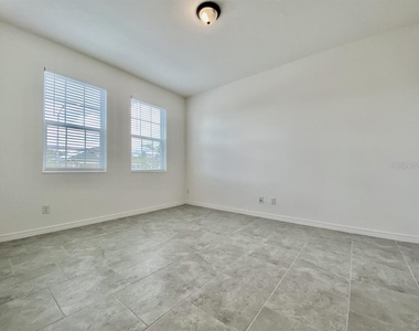 924 Avenal Lane - Photo Thumbnail 16