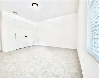 924 Avenal Lane - Photo Thumbnail 27