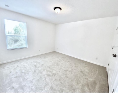 924 Avenal Lane - Photo Thumbnail 30