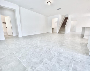 924 Avenal Lane - Photo Thumbnail 15