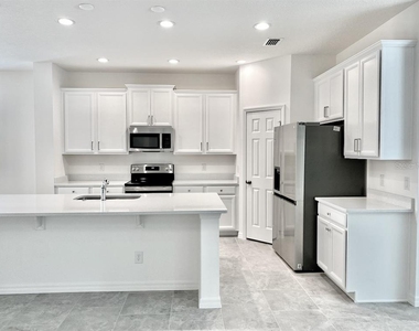 924 Avenal Lane - Photo Thumbnail 6