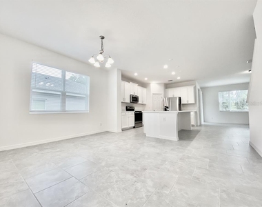 924 Avenal Lane - Photo Thumbnail 11