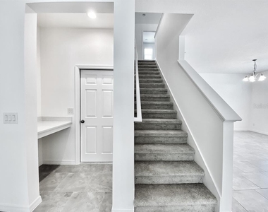924 Avenal Lane - Photo Thumbnail 14