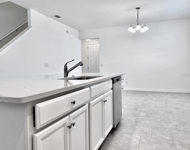 924 Avenal Lane - Photo Thumbnail 17