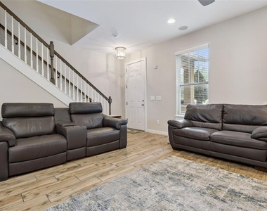 7242 Serenity Bend - Photo Thumbnail 11