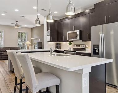 7242 Serenity Bend - Photo Thumbnail 7