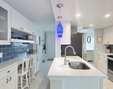 608 Beach Park Lane - Photo Thumbnail 22