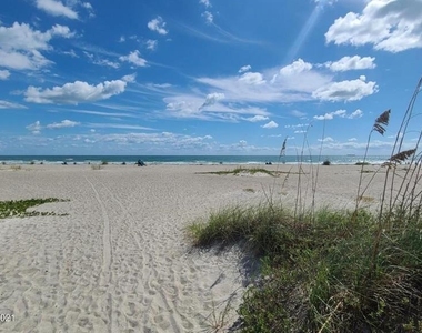 608 Beach Park Lane - Photo Thumbnail 2
