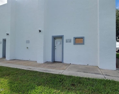 608 Beach Park Lane - Photo Thumbnail 50