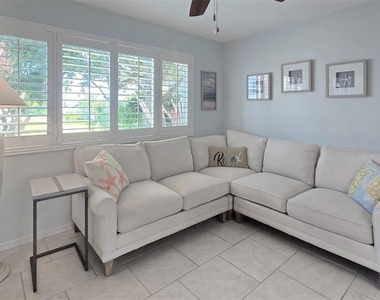 608 Beach Park Lane - Photo Thumbnail 15