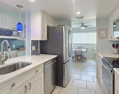608 Beach Park Lane - Photo Thumbnail 18