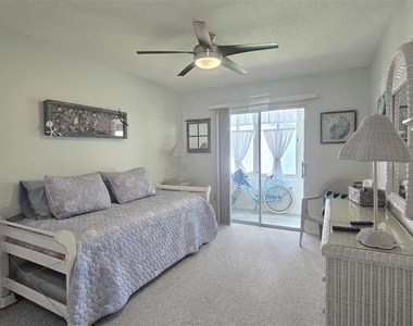 608 Beach Park Lane - Photo Thumbnail 6