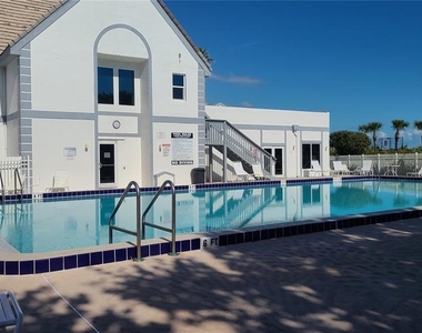 608 Beach Park Lane - Photo Thumbnail 41