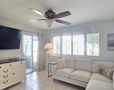 608 Beach Park Lane - Photo Thumbnail 17