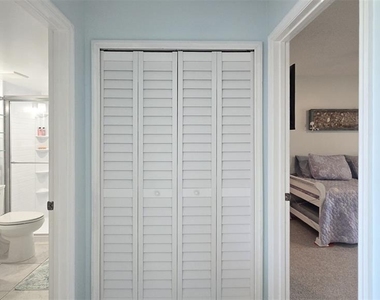 608 Beach Park Lane - Photo Thumbnail 27