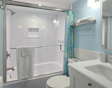 608 Beach Park Lane - Photo Thumbnail 9