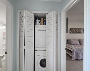 608 Beach Park Lane - Photo Thumbnail 31
