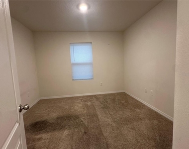 1454 Mary Belle Avenue - Photo Thumbnail 13
