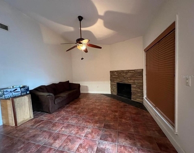 940 Douglas Avenue - Photo Thumbnail 4