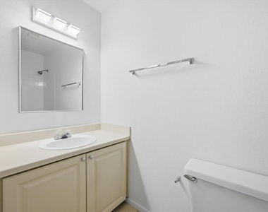3028 Parkway Boulevard - Photo Thumbnail 5