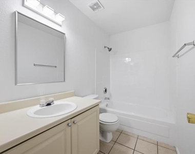 3028 Parkway Boulevard - Photo Thumbnail 4