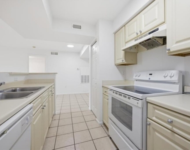 3028 Parkway Boulevard - Photo Thumbnail 6