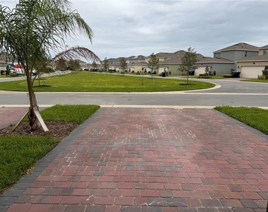 17085 Water Spring Boulevard - Photo Thumbnail 15