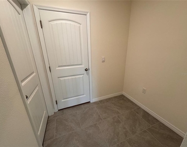 17085 Water Spring Boulevard - Photo Thumbnail 12