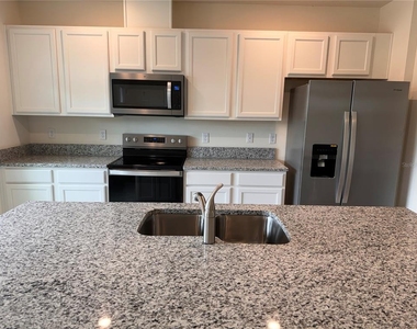 17085 Water Spring Boulevard - Photo Thumbnail 6