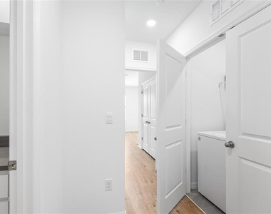 11236 Crescent Deer Drive - Photo Thumbnail 12