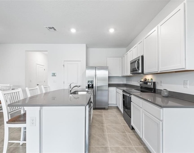 11236 Crescent Deer Drive - Photo Thumbnail 3