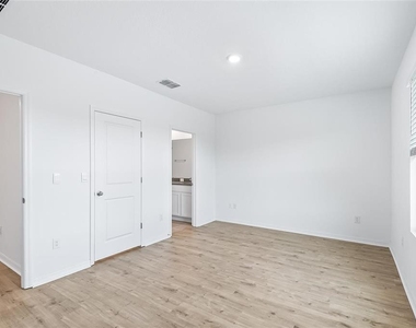 11236 Crescent Deer Drive - Photo Thumbnail 7