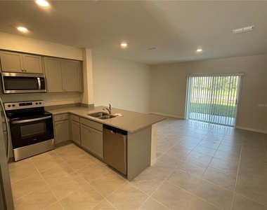 3057 Canary Avenue - Photo Thumbnail 4