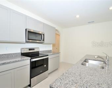 2343 Canyon Oak Drive - Photo Thumbnail 3
