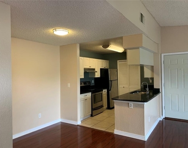 2550 N Alafaya Trail - Photo Thumbnail 2