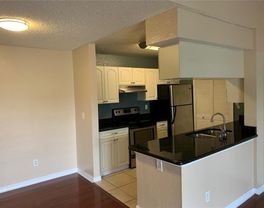 2550 N Alafaya Trail - Photo Thumbnail 3