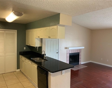 2550 N Alafaya Trail - Photo Thumbnail 4