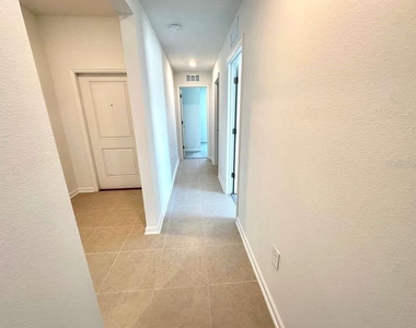 2102 Chris Drive - Photo Thumbnail 12