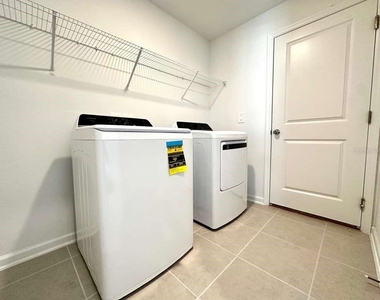 2102 Chris Drive - Photo Thumbnail 14
