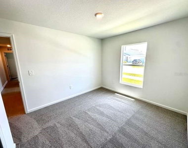 2102 Chris Drive - Photo Thumbnail 11
