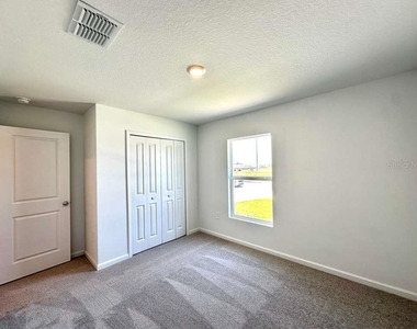 2102 Chris Drive - Photo Thumbnail 8