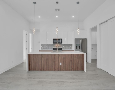 9108 Santa Lucia Drive - Photo Thumbnail 16