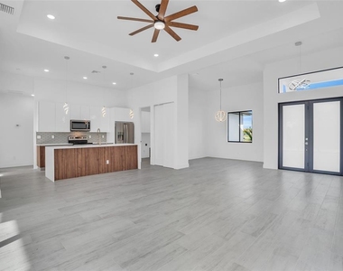 9108 Santa Lucia Drive - Photo Thumbnail 15